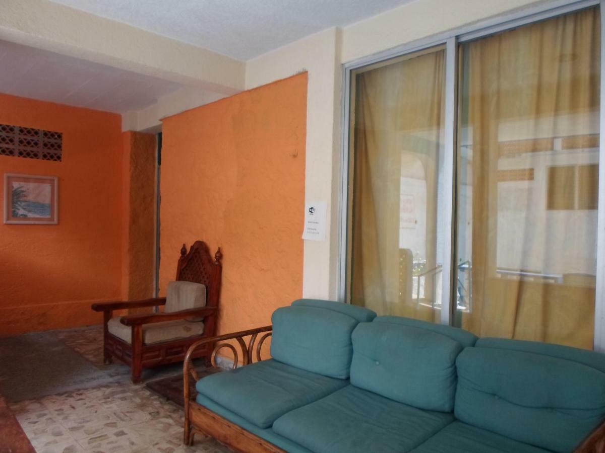 Casa De Huespedes Santa Fe Acapulco Hotel Buitenkant foto